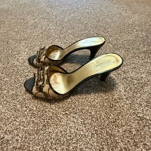 Coach Women's Tan and Black Heels